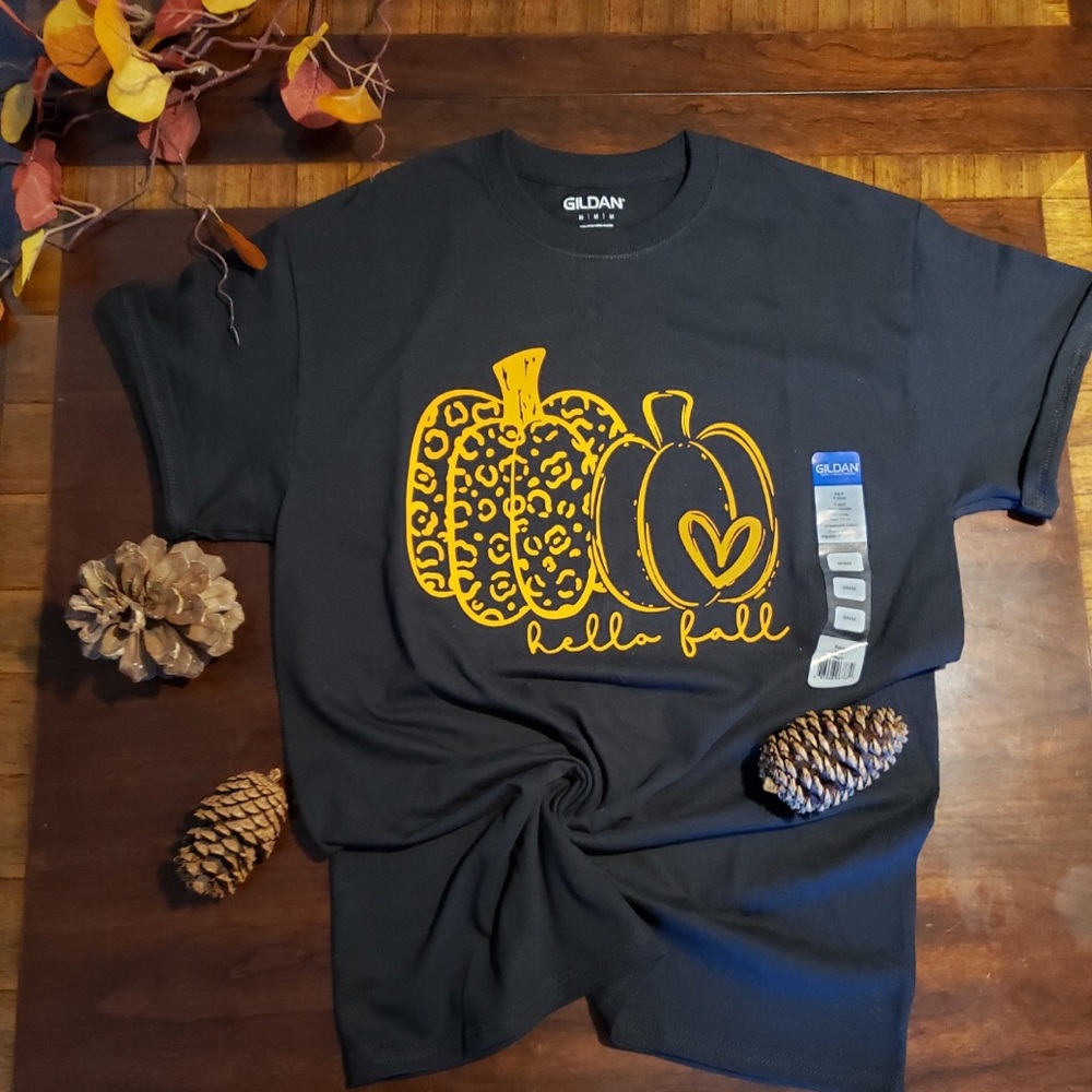 Hello Fall T-shirt size M